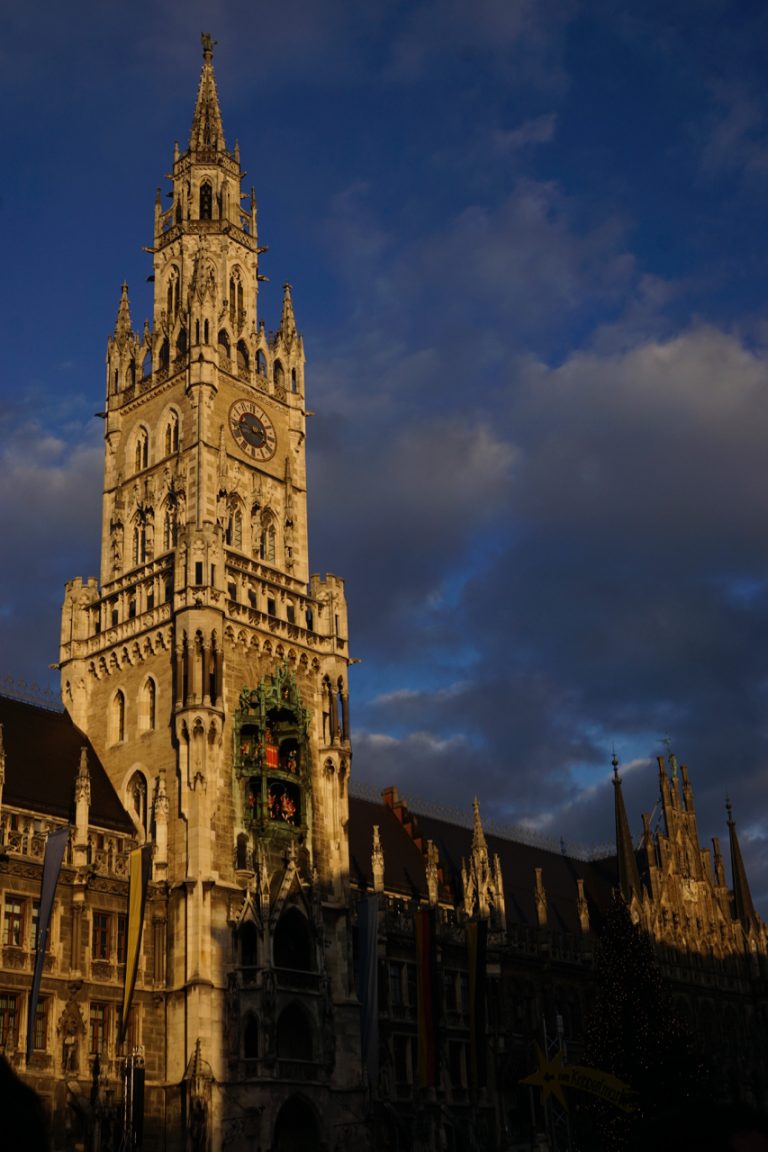 Neus Rathaus (New Town Hall) in Marienplatz