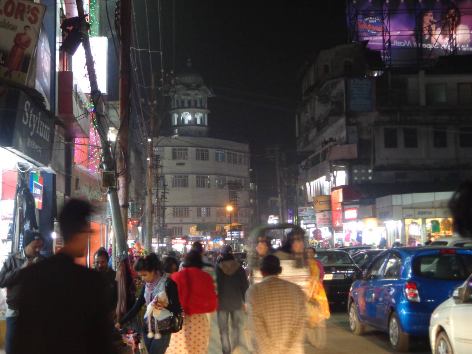 Even in this messy picture, one can clearly make out that stationary cars have eaten up a lot of road space.