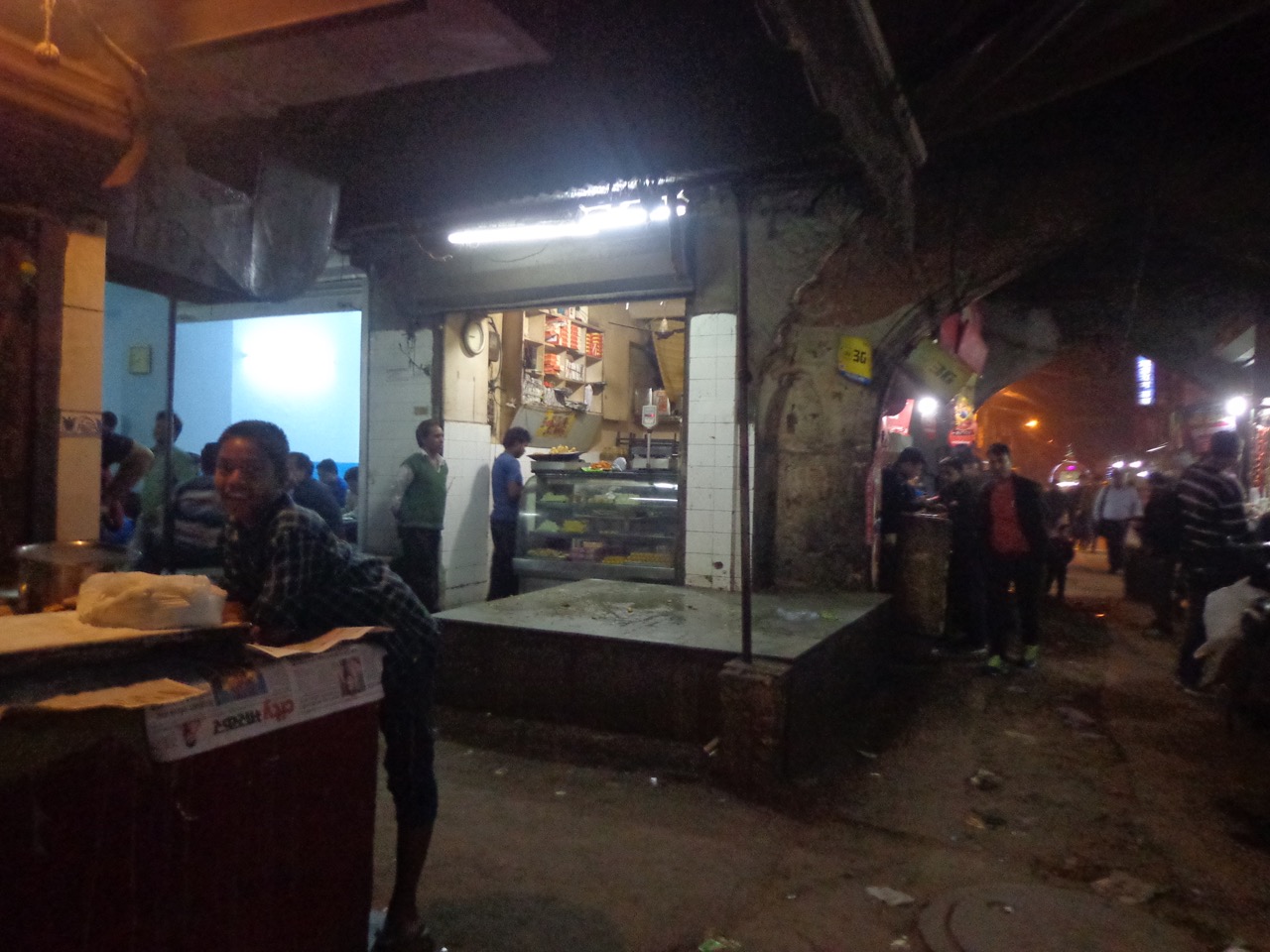 The shop making roti owns the area opposite to it. That&rsquo;s the seating place.