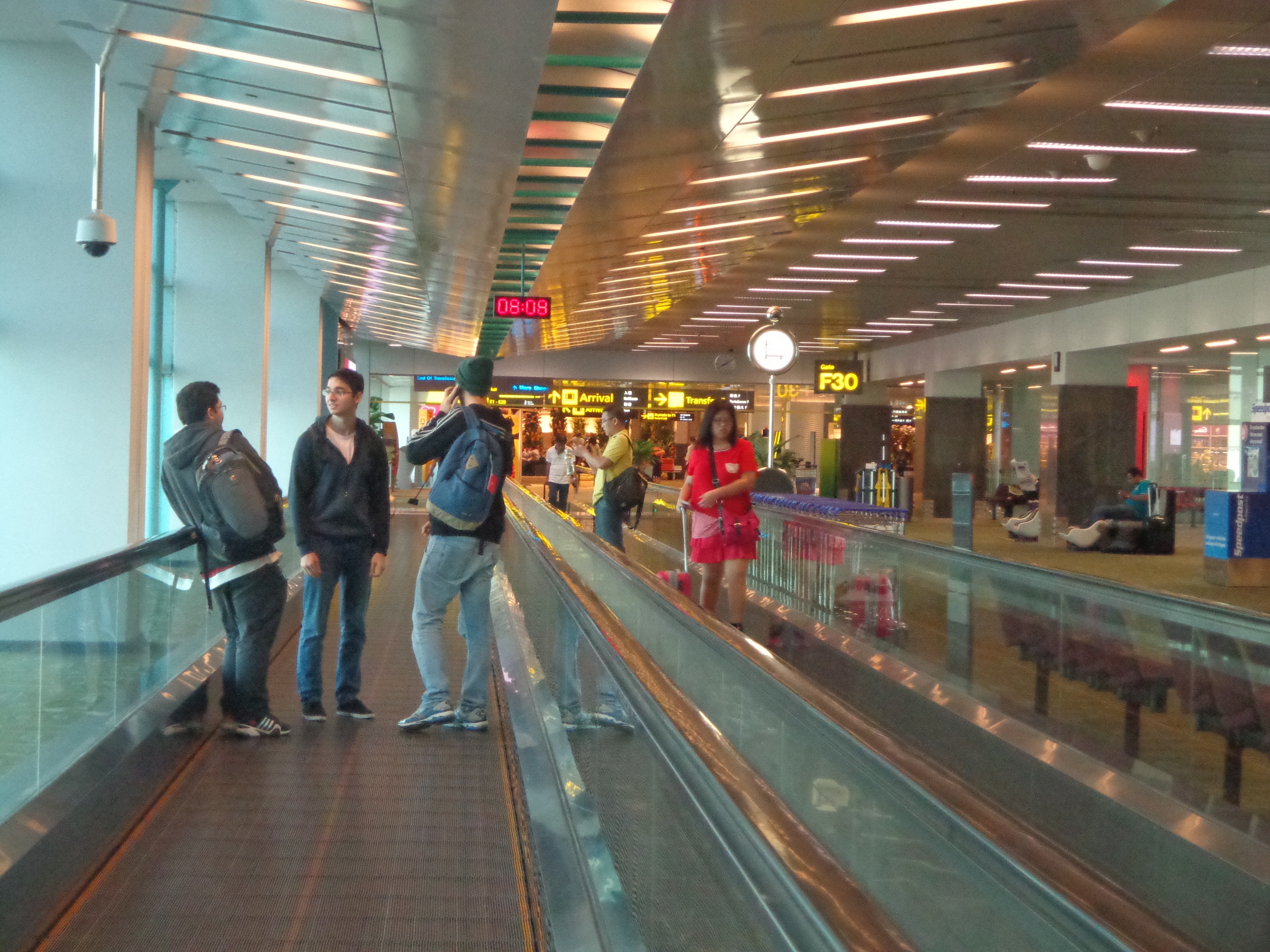 Entry to the huge transit mall spanning terminals T1, T2 and T3. There are booklets kept at strategic locations to encourage the brand conscious buyer.