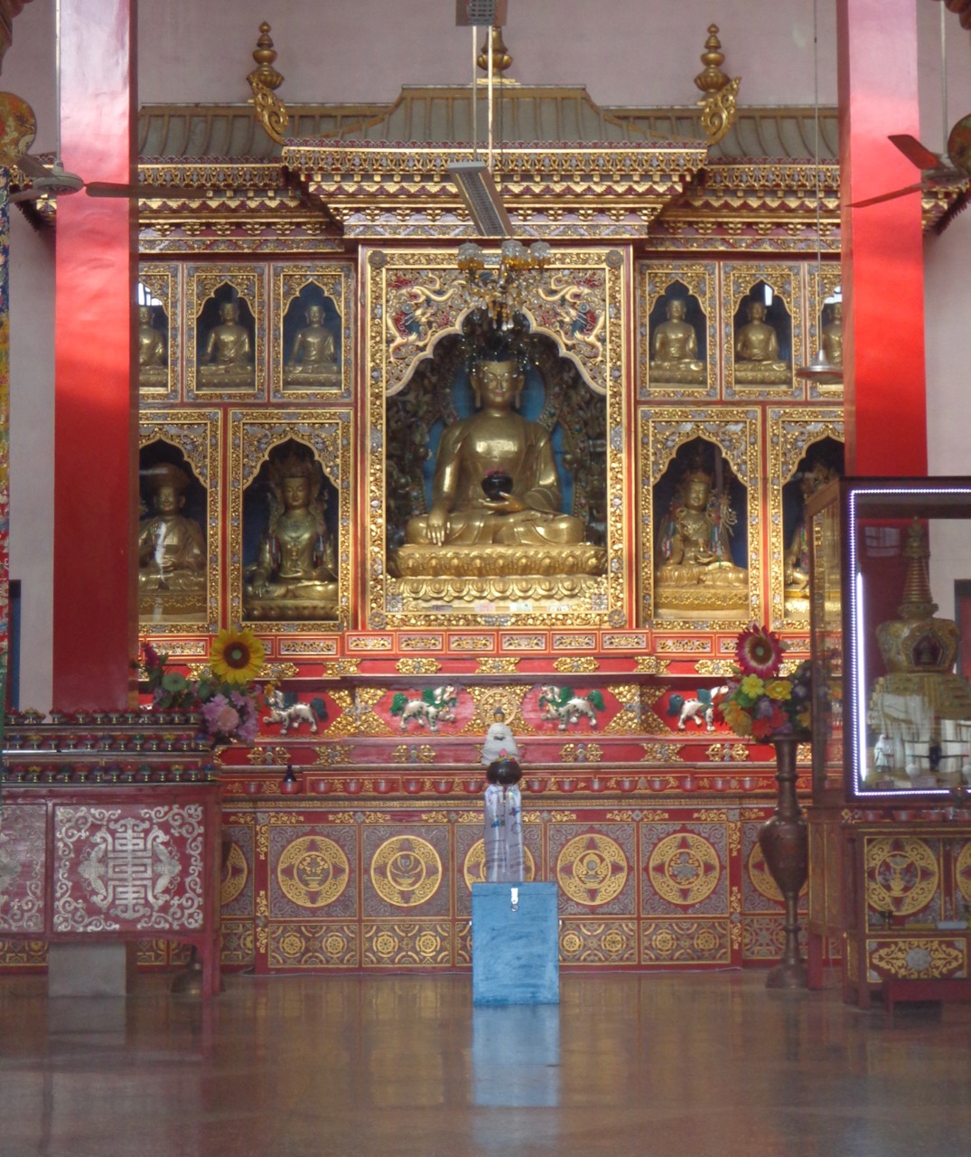 The Buddha idol inside the main monastery.