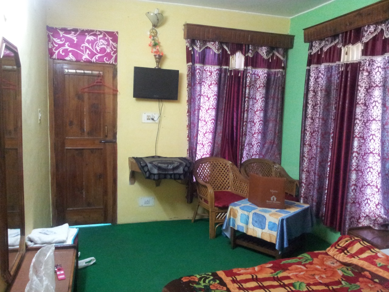 This was by far the most comfortable and well maintained room I have stayed in.