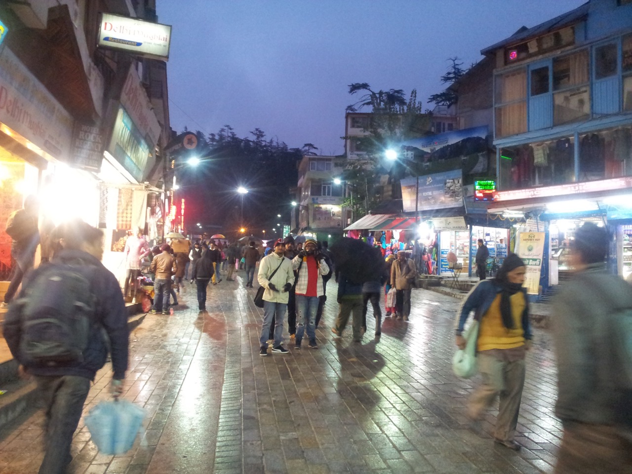 Mall road of Manali. It was drizzling in the evening - not rain, but snow.