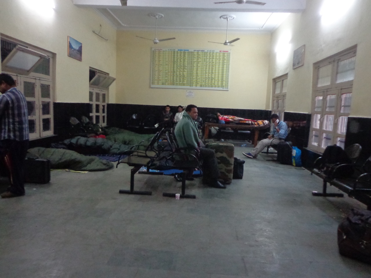 The waiting room at Pathankot Cantt. station was pretty clean.