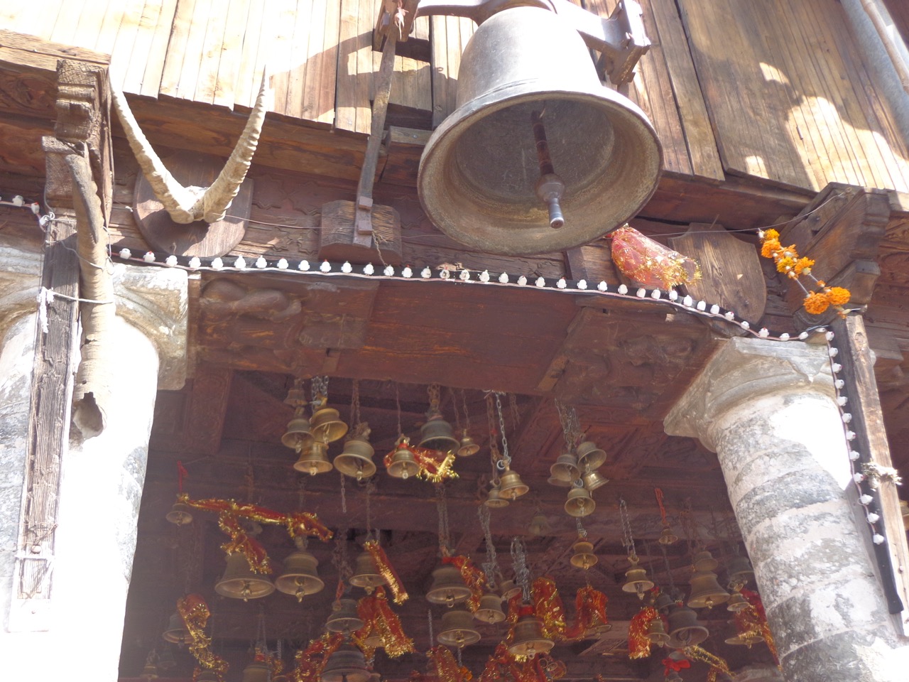 The bell weighs 27 seers and was bought for 27 rupees by Pandit Vidyadhar back in 1762.