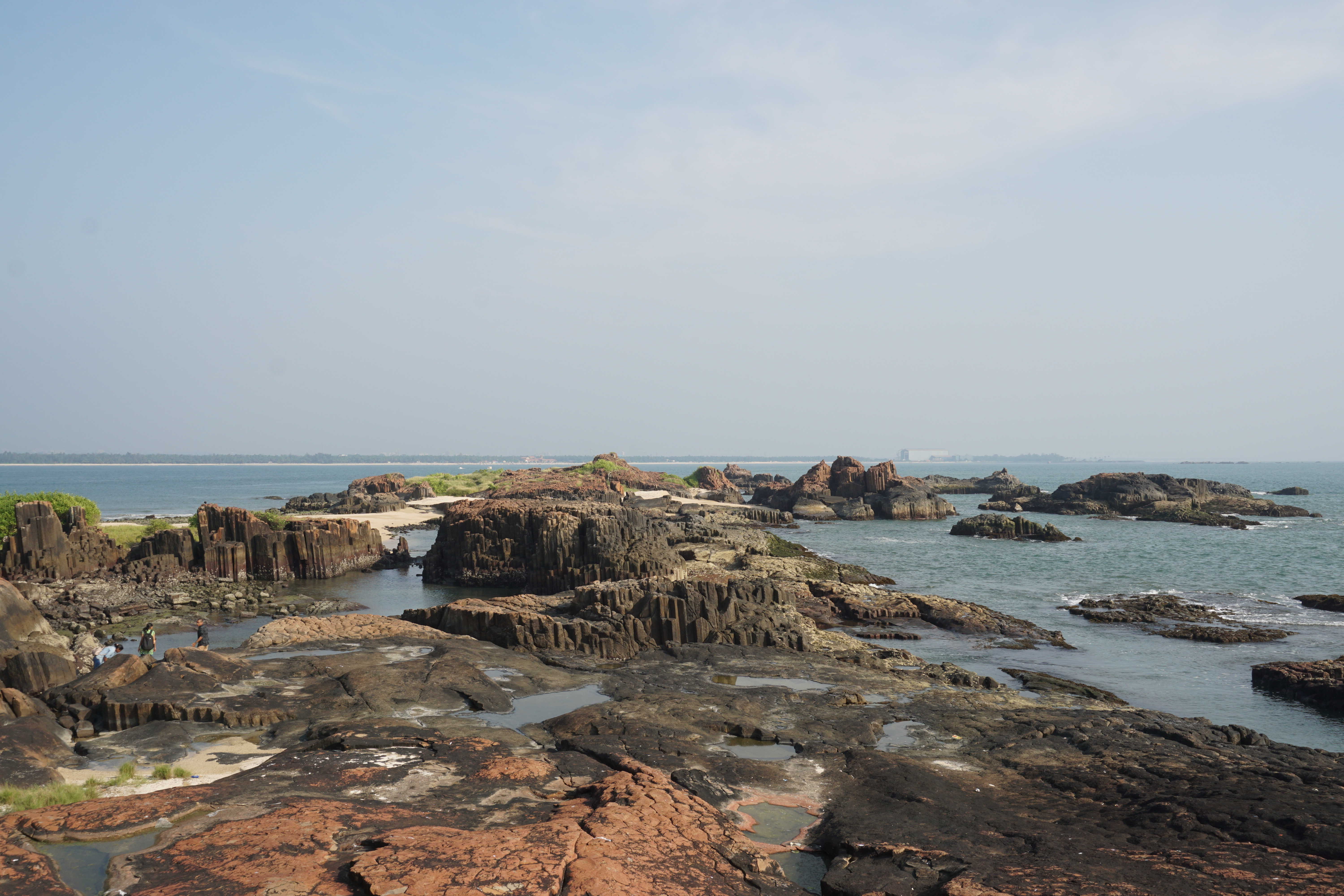 The columnar lava rocks are clearly seen here.