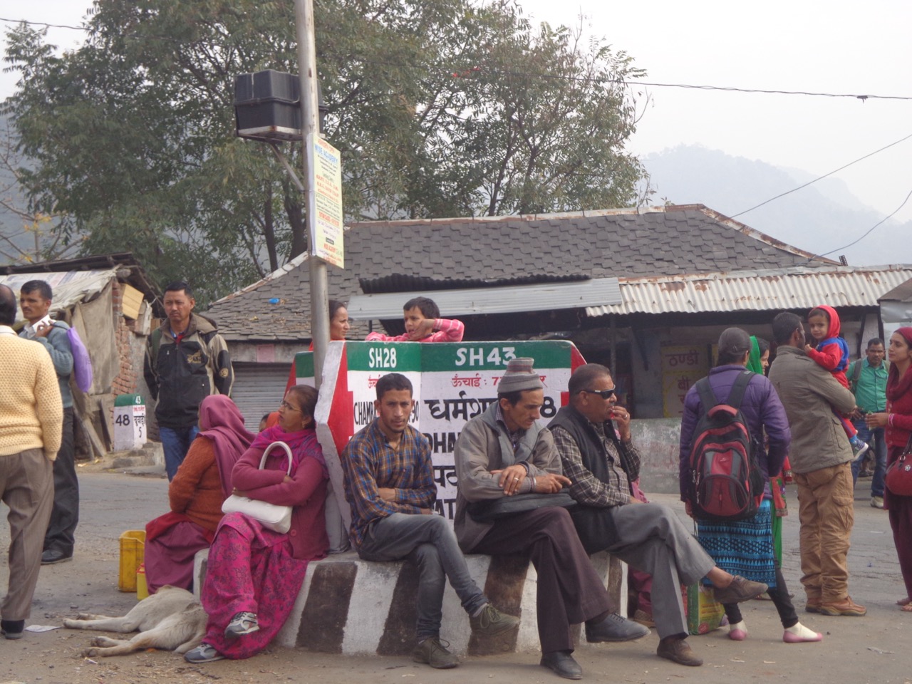 Lahru junction. The marker pole at the centre doubles up as waiting spots for travellers.