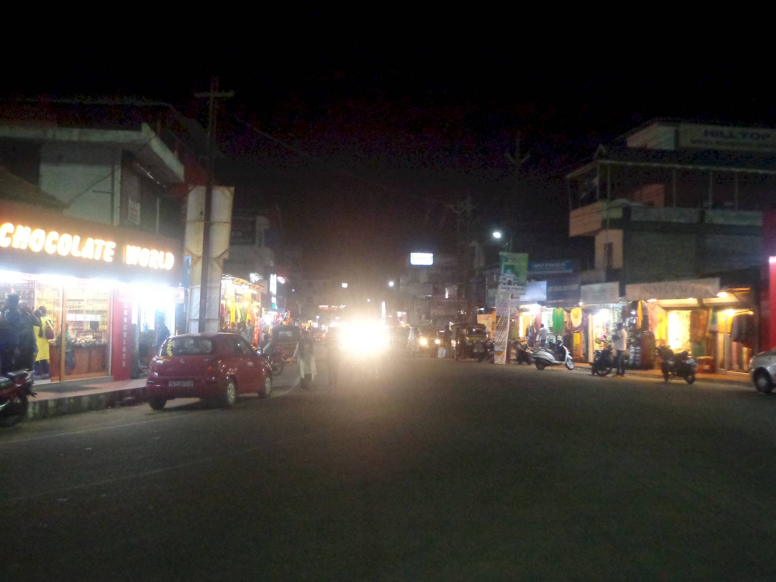 Kumally bus stop at night. (We arrived at 2.00 PM, not at night. I wouldn&rsquo;t advise bus journey in this terrain beyond 6.00 PM.)