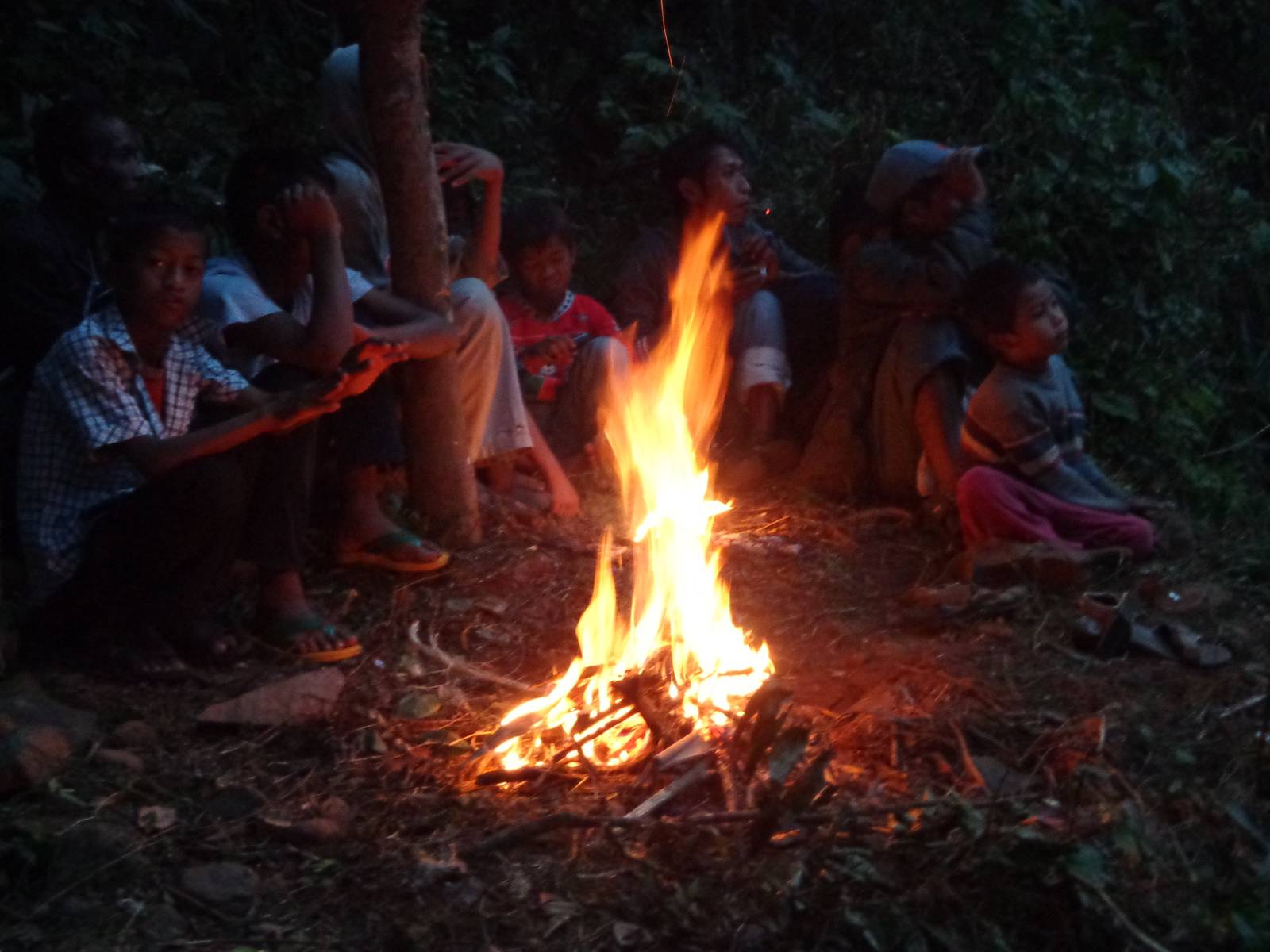 Nongriat locals enjoying a bonfire. The weather is not as cold as Shillong or Cherrapunjee.