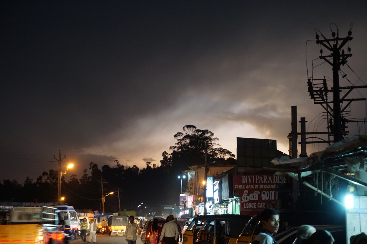In the evening, we walked around the entire Ooty market that stretched from the Railway Station to Cherring Cross.