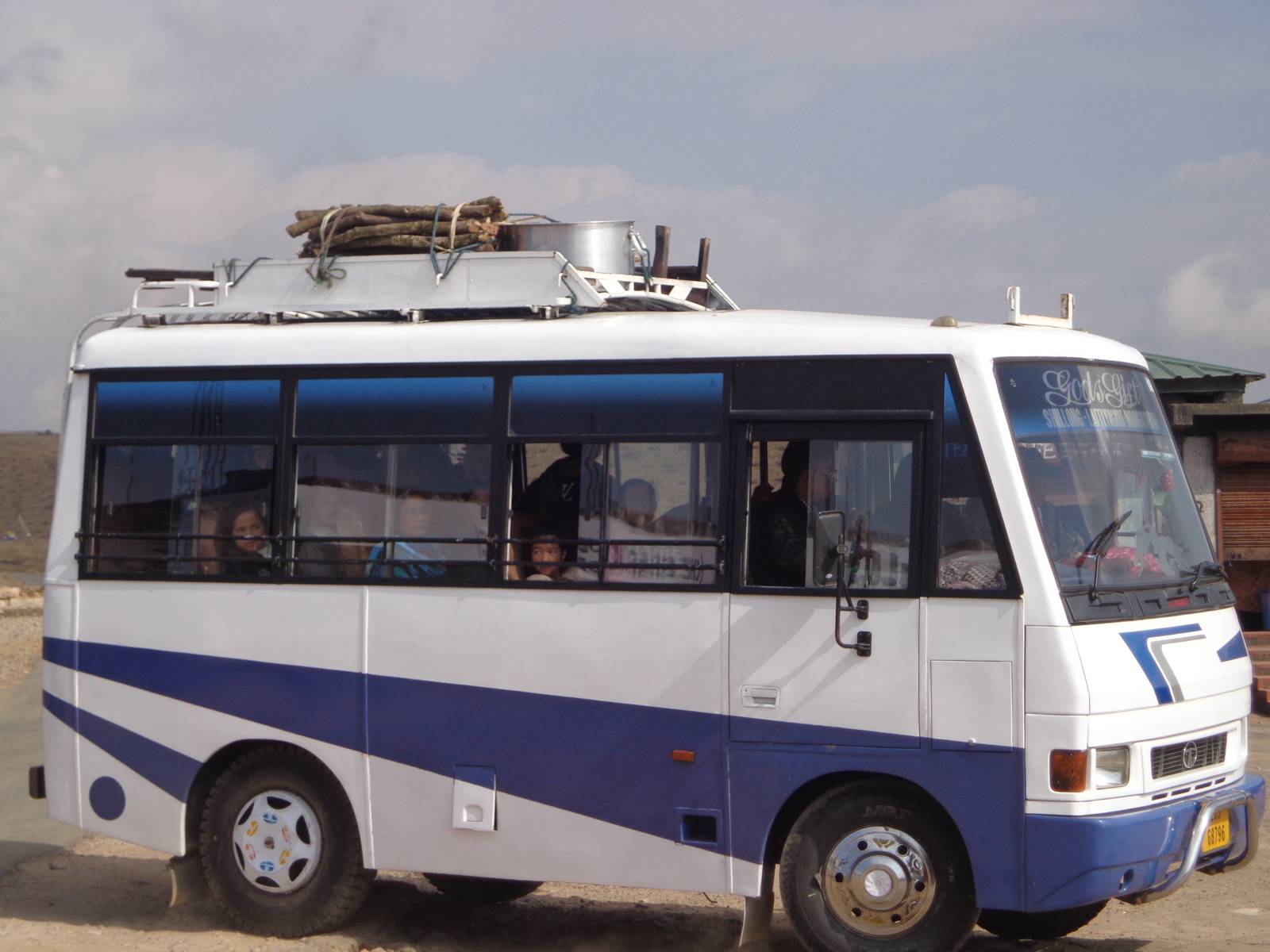 On my way out, I came across a school bus carrying more children for excursion.