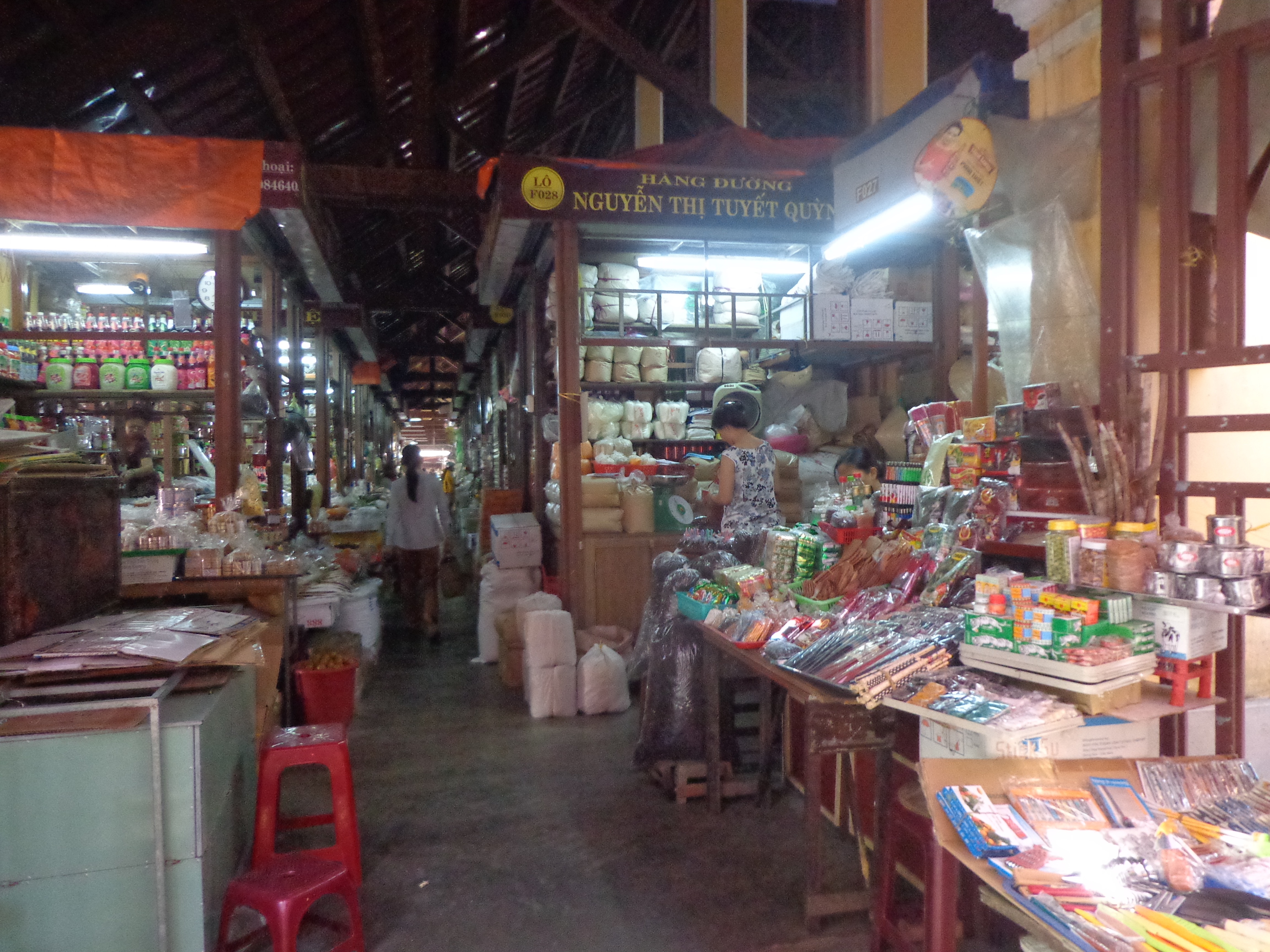 The front section of Hoi An central market sells grocery. It looks much like New Market in Kolkata.