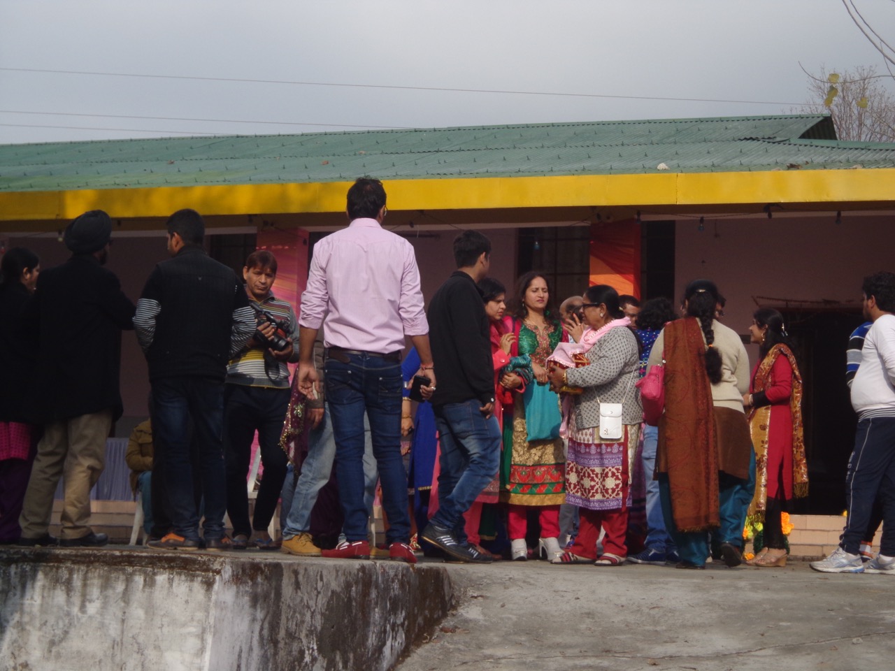 The guys preparing to set up the food stalls.