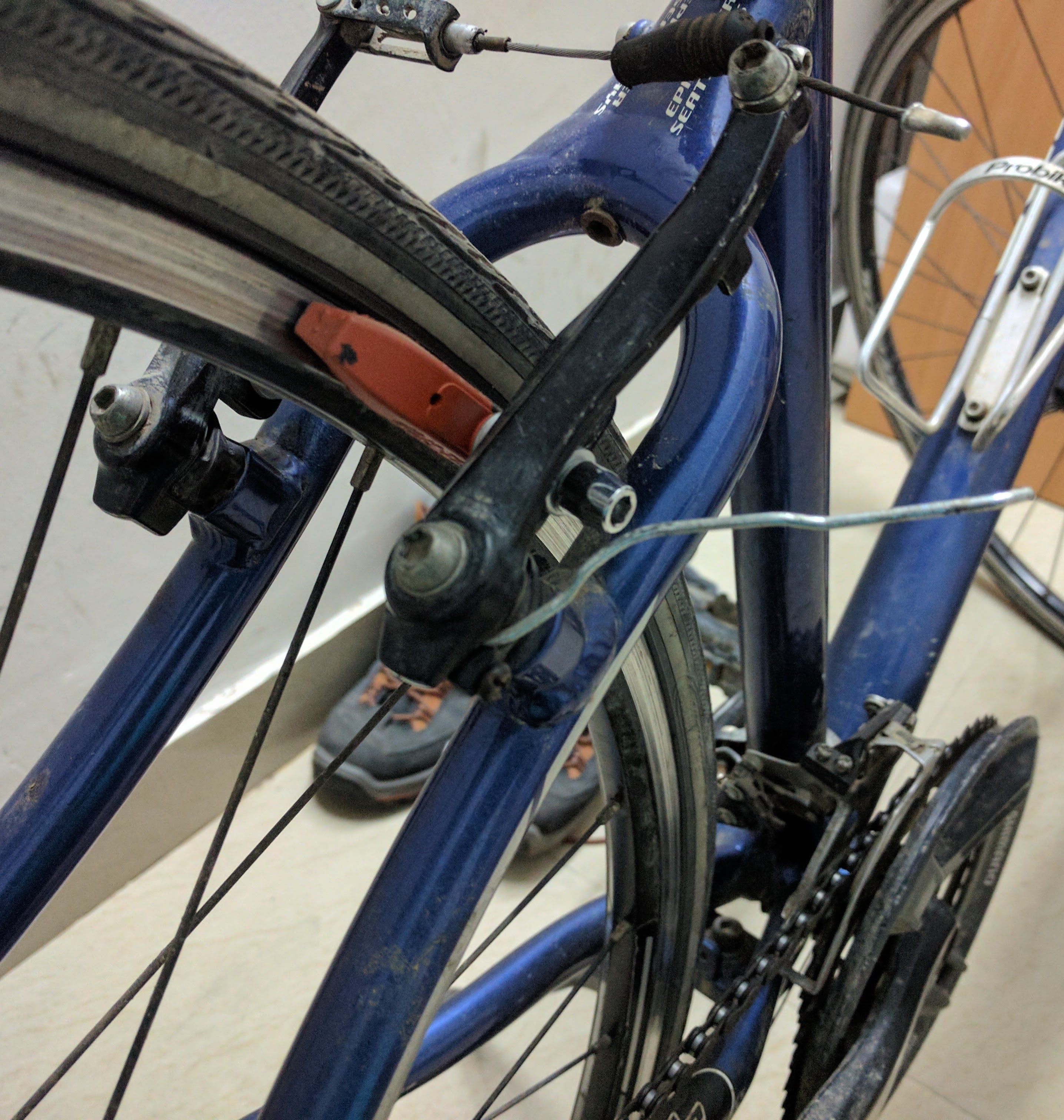 I could take this spring out of the retaining mechanism without dislodging the noodle from the holder. That&rsquo;s how bad the spring wire has become.