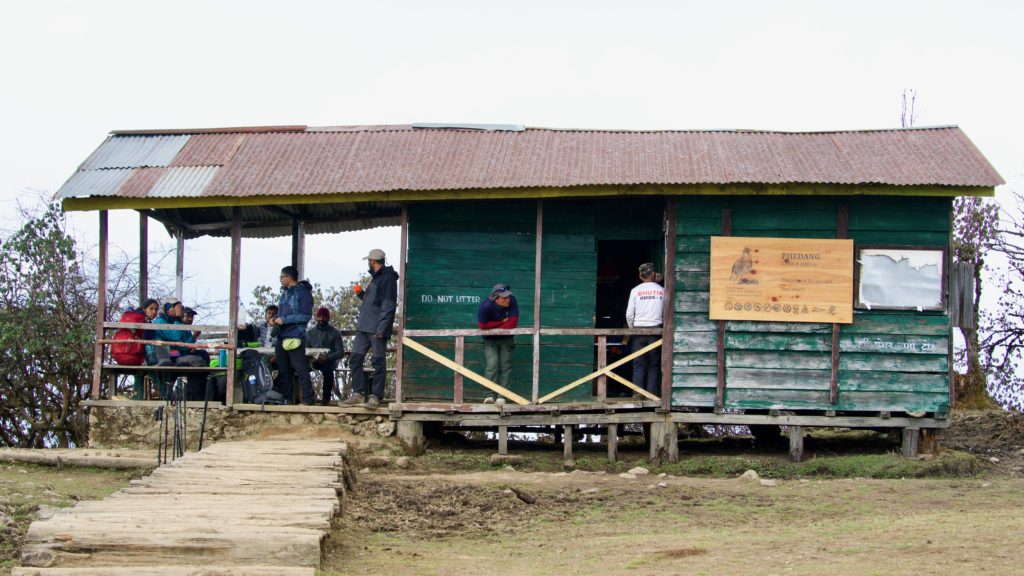 The shop/trekker&rsquo;s hut at Phedang.