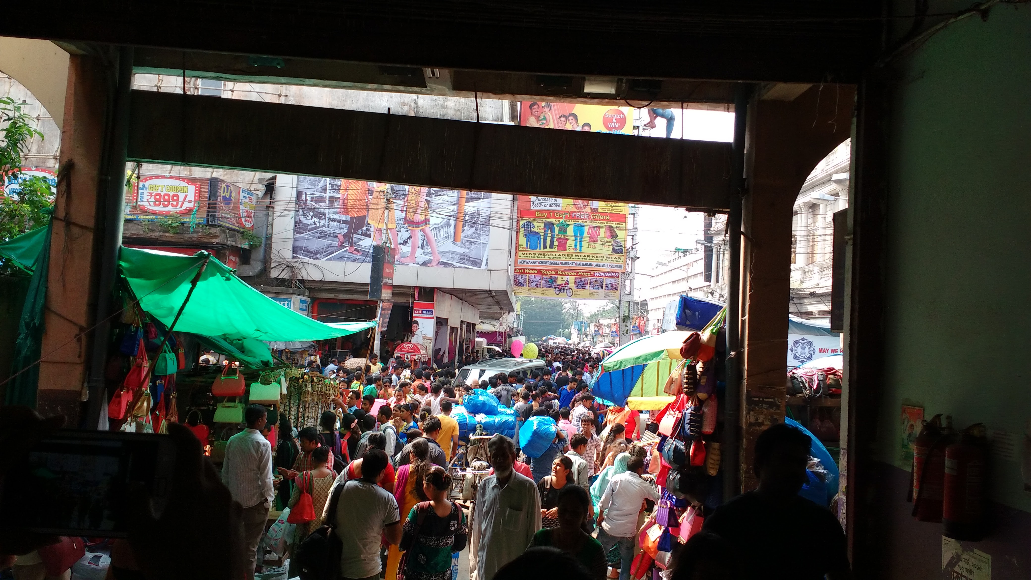 The gates to New Market were swarming with people.