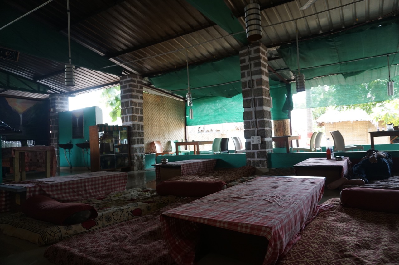 The common sitting arrangement found in all restaurants.