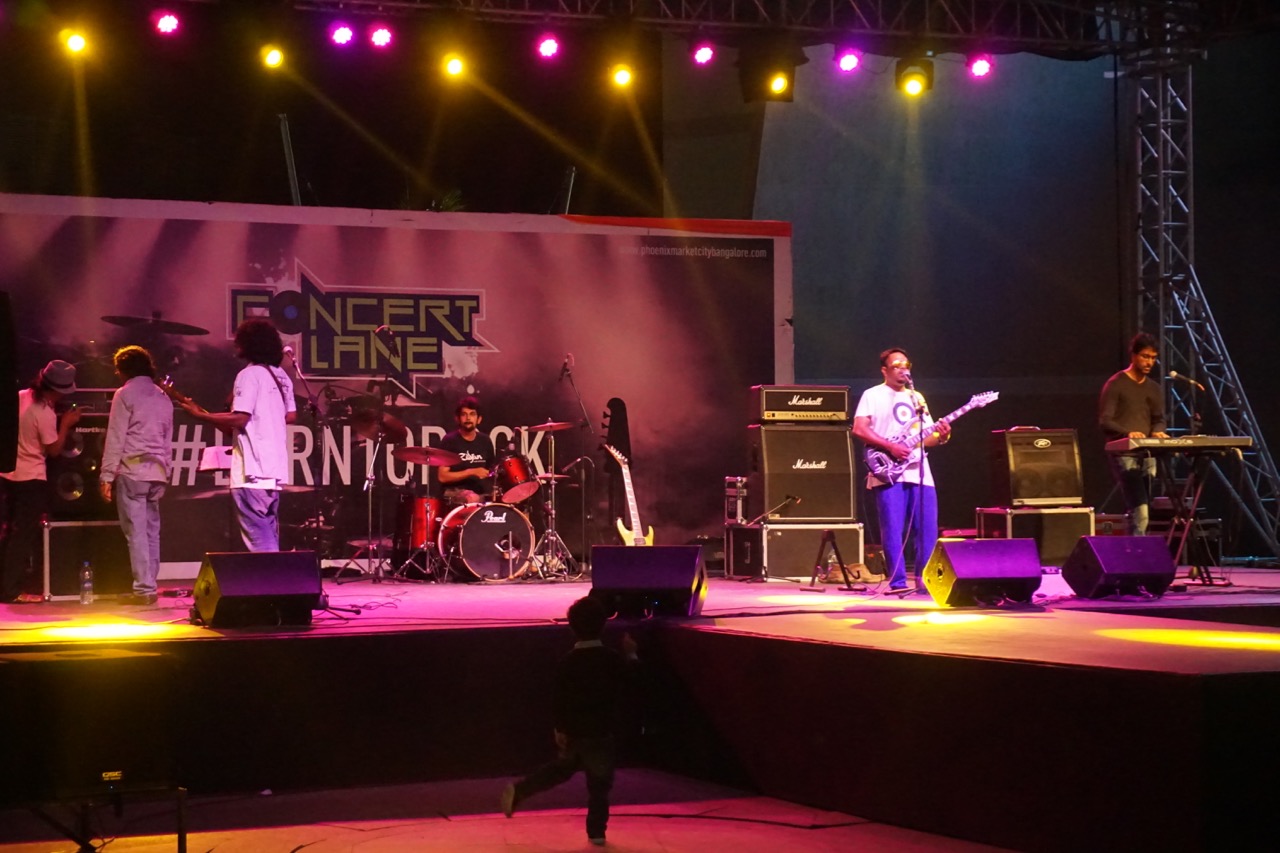 These guys were not that tight and the gaps between two consecutive songs were so large that three generations of mosquitos would have bred and died in that time.